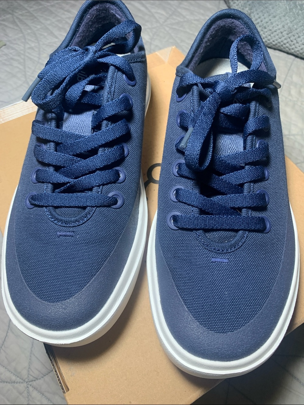 Allbirds Women’s Canvas Pipers Deep Navy, size 9